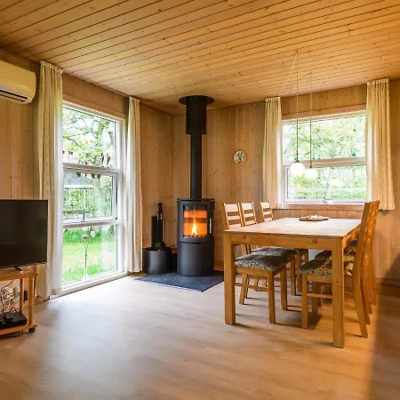 Feriehus Tranquil Oasis In Rindby